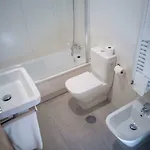 Hotel Abadi *