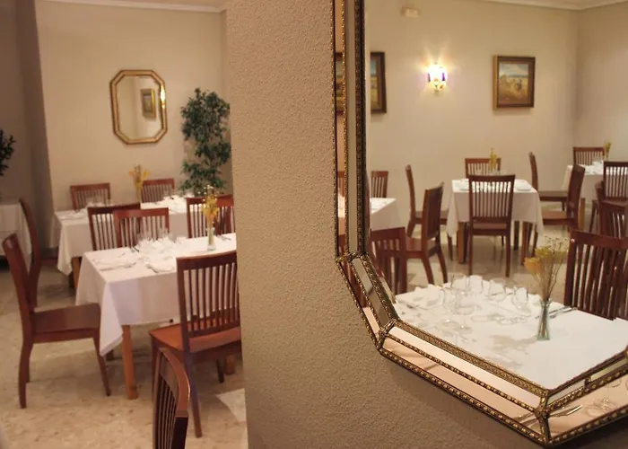 Abadi Hotel *