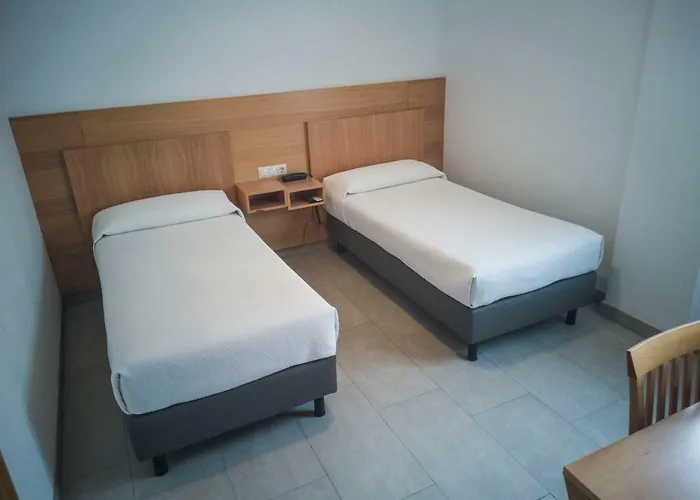 Abadi Hotel *