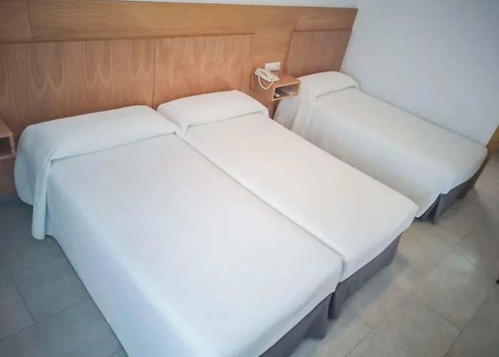 Abadi Hotel *